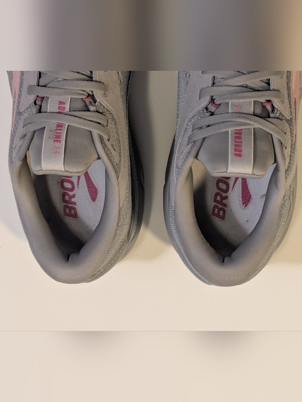 Brooks Adrenaline GTS 24 Gray Pink Running Shoes 9W - Picture 3 of 16